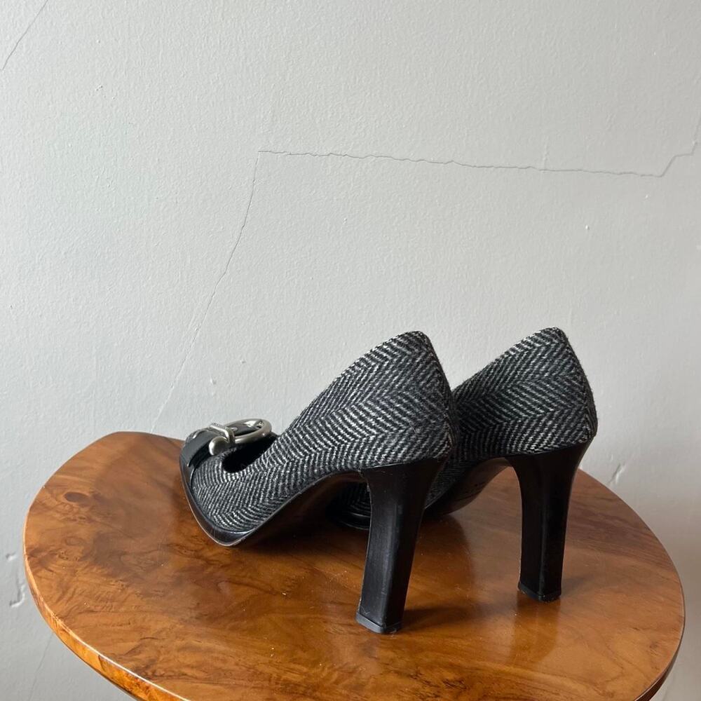 Burberry tweed buckle heels - Picture 5 of 6
